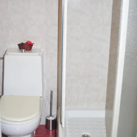 Apartment Best Location In Downtown *