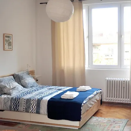 Best Location In Downtown Apartment